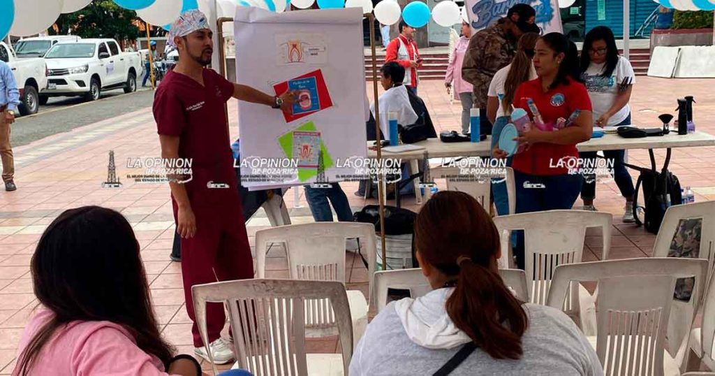 Familias de varias colonias aprovechan los servicios gratuitos de salud Familias de varias colonias aprovechan los servicios gratuitos de salud