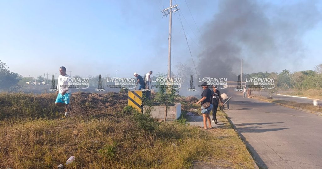 Vecinos sofocan incendio en Medellín, PC les negó auxilio