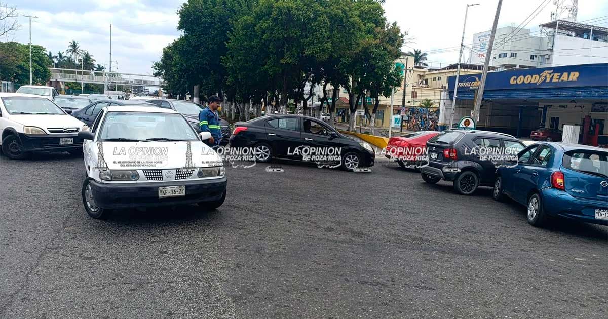 ¡Corte de circulación termina en carambola! ¡Corte de circulación termina en carambola!