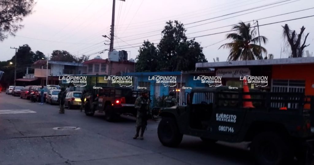 Movilización policiaca en Poza Rica tras reporte de sujetos armados
