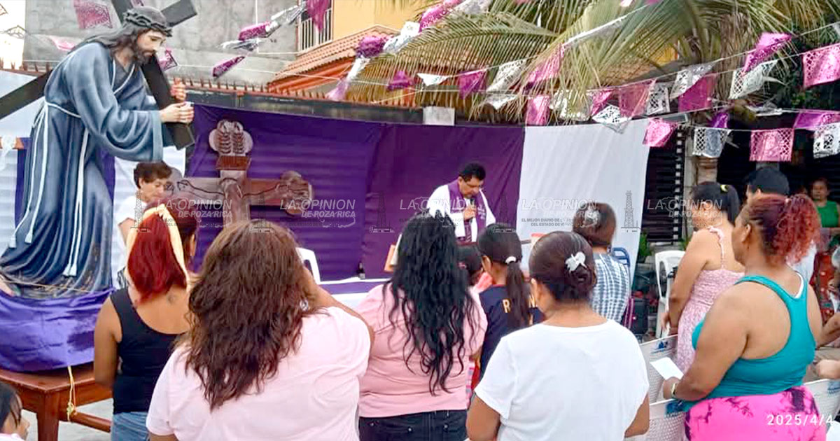 Alistan misa por el Domingo de Ramos Alistan misa por el Domingo de Ramos