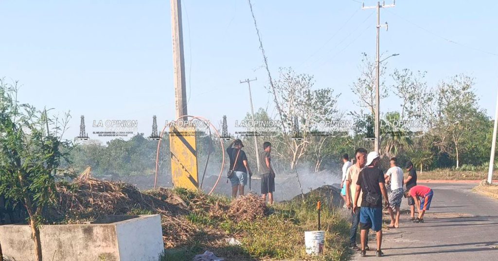 Vecinos sofocan incendio en Medellín, PC les negó auxilio
