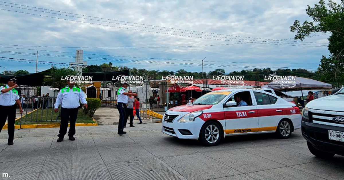 Seguridad vial en panteones: operativo de Tránsito del Estado Seguridad vial en panteones: operativo de Tránsito del Estado