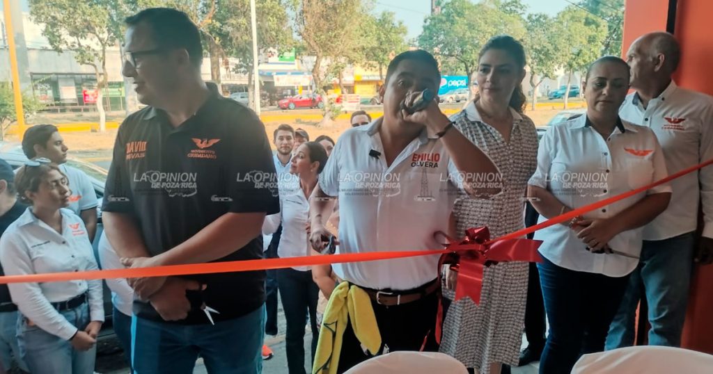 Inaugura Emilio Olvera Casa de Campaña y anuncia el rescate de Poza Rica