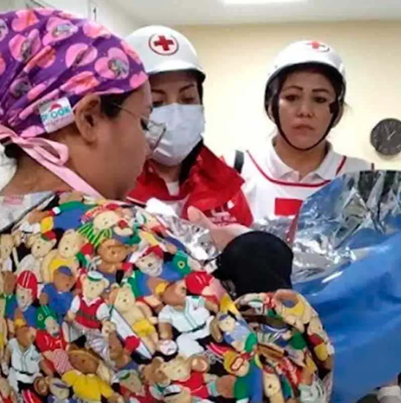 Abandonan a bebé en el baño de empresa de carnes