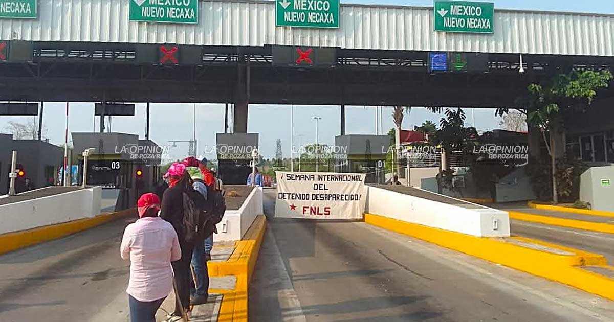 Toman caseta de la autopista; protestan por desapariciones