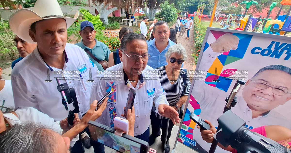 Raúl Monroy reafirma su compromiso con mujeres Raúl Monroy reafirma su compromiso con mujeres