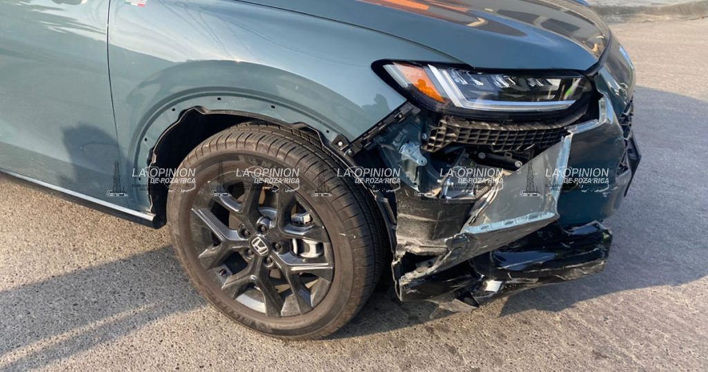 Choque en calle Naranjo: Honda HRV choca contra Chevrolet Corsa por no respetar preferencia