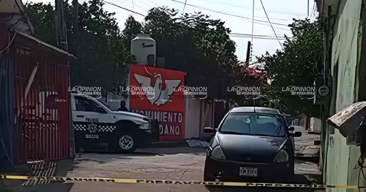 ¡Le arrebata la vida a machetazos! ¡Le arrebata la vida a machetazos!