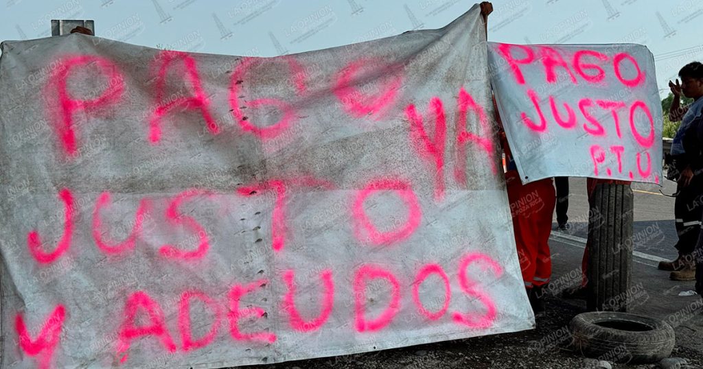 Toman la autopista México-Tuxpan trabajadores de MEGSA Toman la autopista México-Tuxpan trabajadores de MEGSA