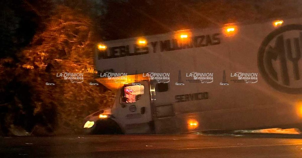 Mujer lesionada en fuerte choque Mujer lesionada en fuerte choque
