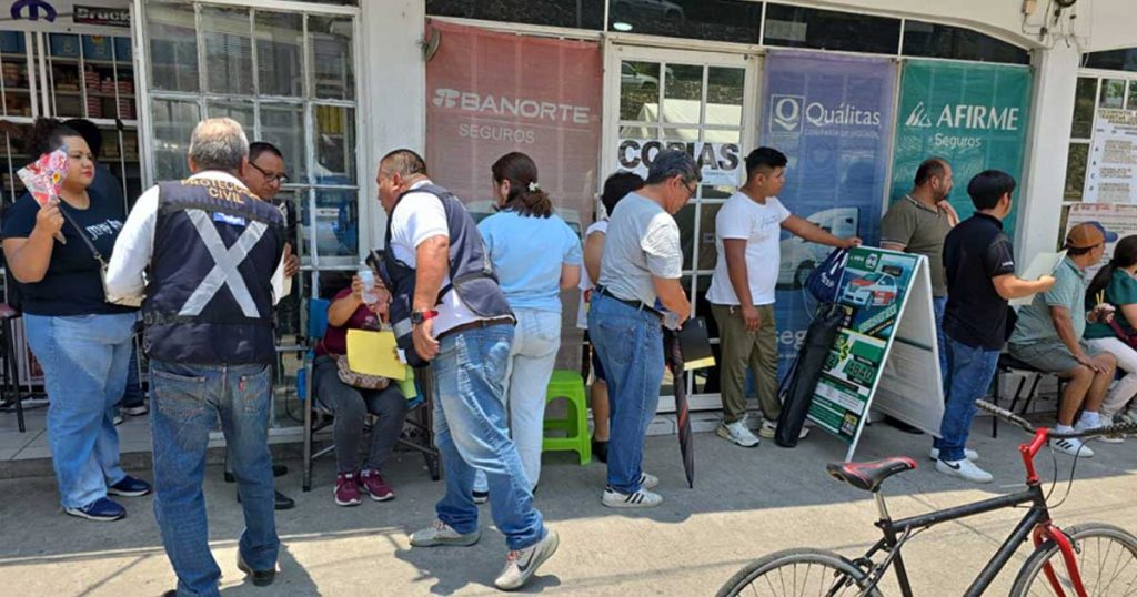 Implementan puntos móviles de hidratación por ola de calor en Poza Rica
