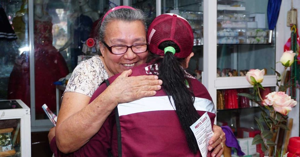 Mirta recibe respaldo de los comerciantes