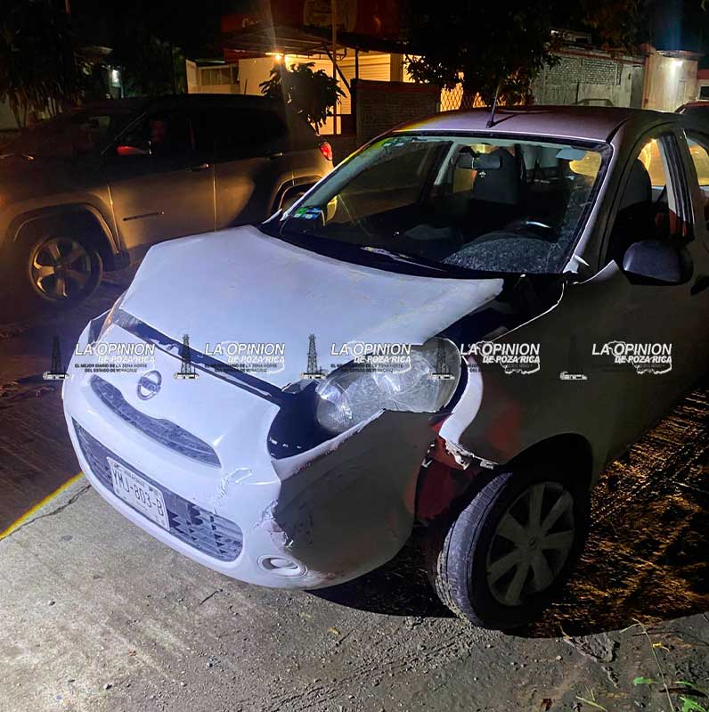 Colisión entre dos Nissan March en la colonia Chapultepec Colisión entre dos Nissan March en la colonia Chapultepec