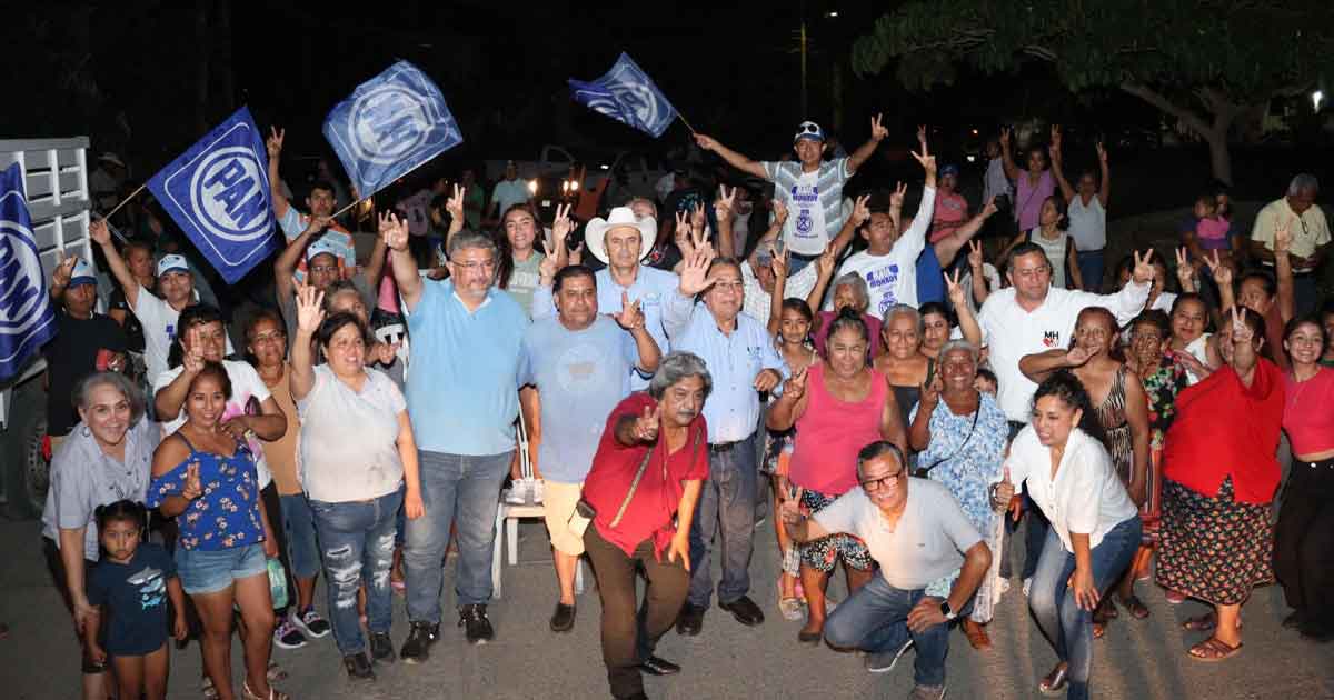 Raúl Monroy escucha demandas ciudadanas Raúl Monroy escucha demandas ciudadanas