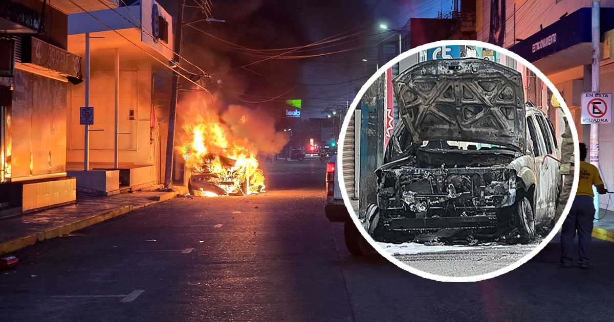 Camioneta choca, se incendia y queda reducida a chatarra Camioneta choca, se incendia y queda reducida a chatarra