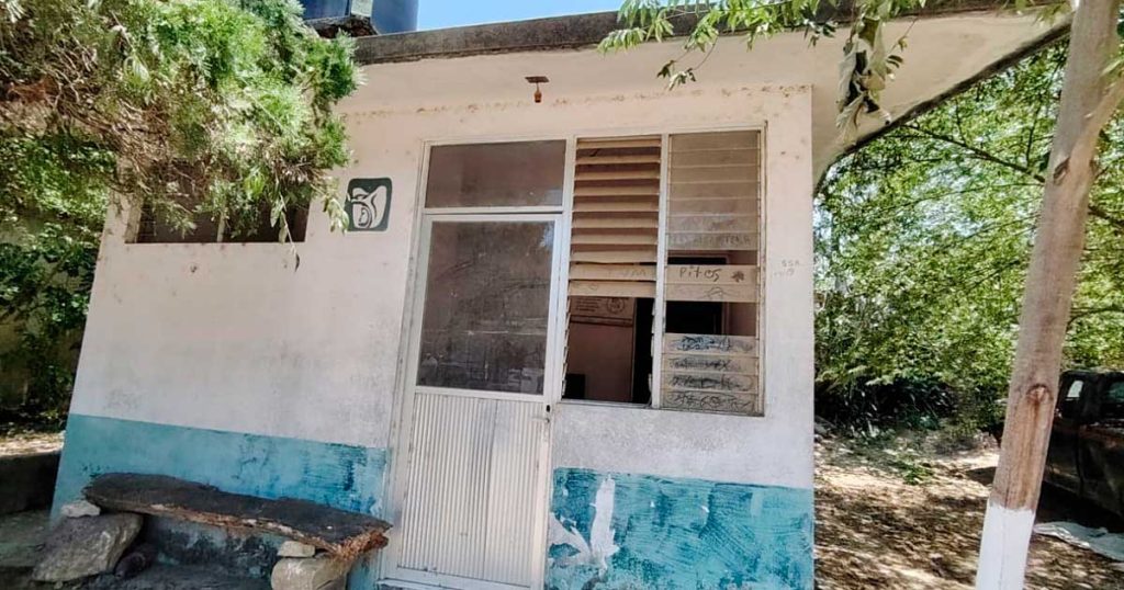 Casas de salud abandonadas refleja el desastre de pésimas políticas públicas