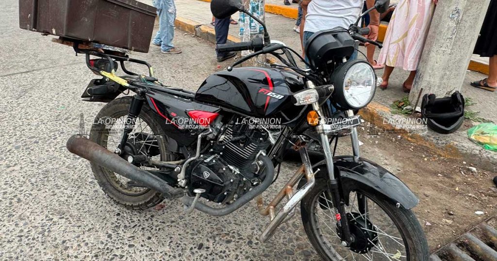 ¡Se lo llevó de corbata!