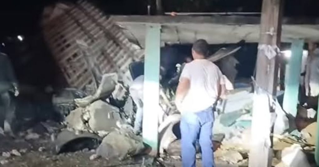 Pierde la vida en aparatosa volcadura