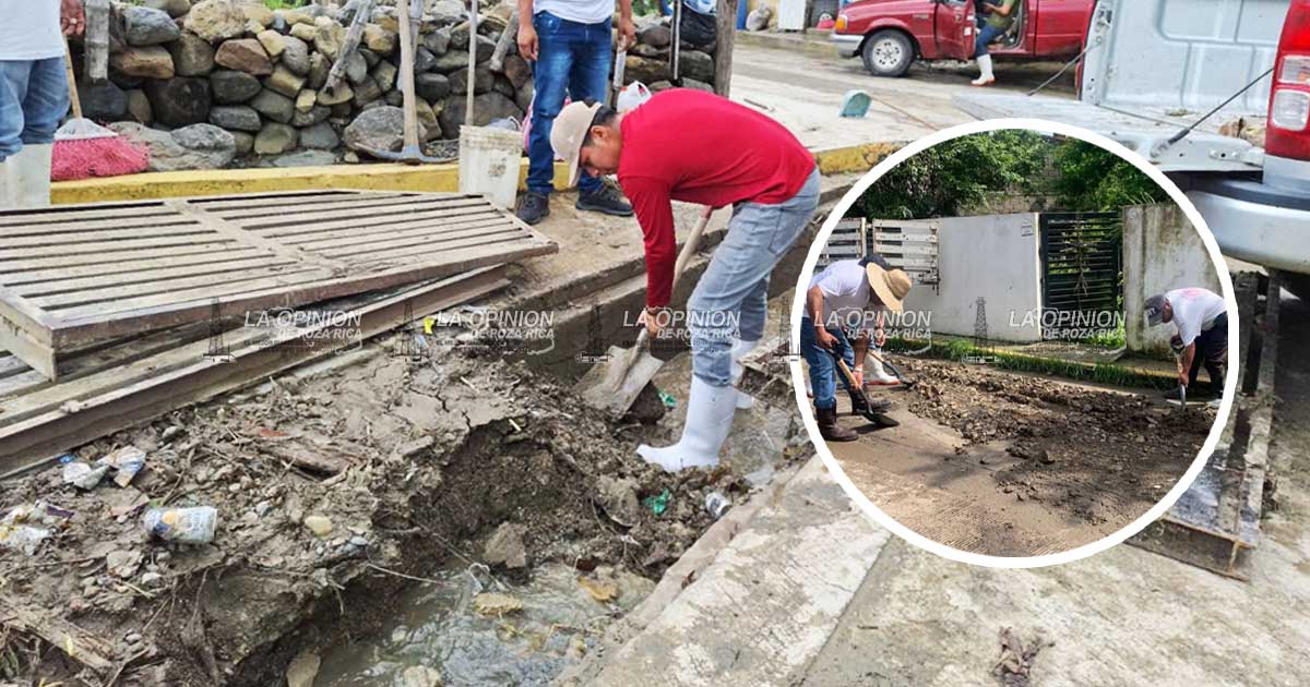 Desazolvan los drenes Pluviales en Tamalín