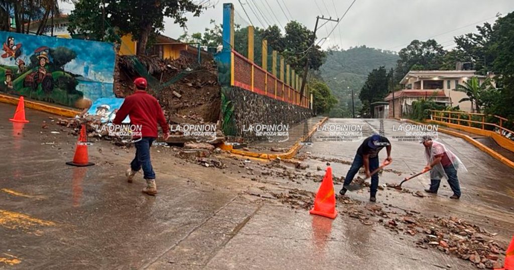 Colapsa barda perimetral de un Jardín de Niños Colapsa barda perimetral de un Jardín de Niños