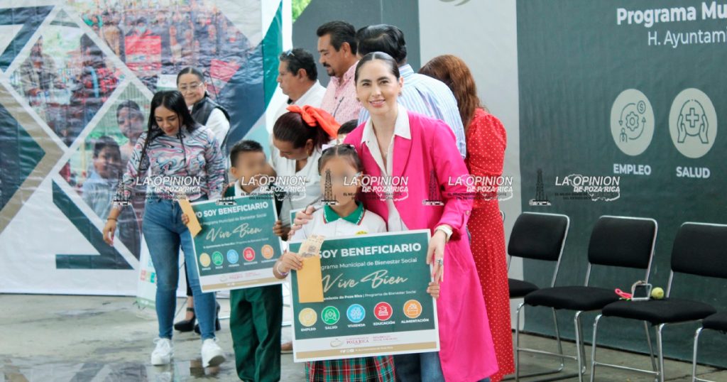 Derrama de 8 MDP en becas del Ramo 033 para primaria y secundaria Derrama de 8 MDP en becas del Ramo 033 para primaria y secundaria
