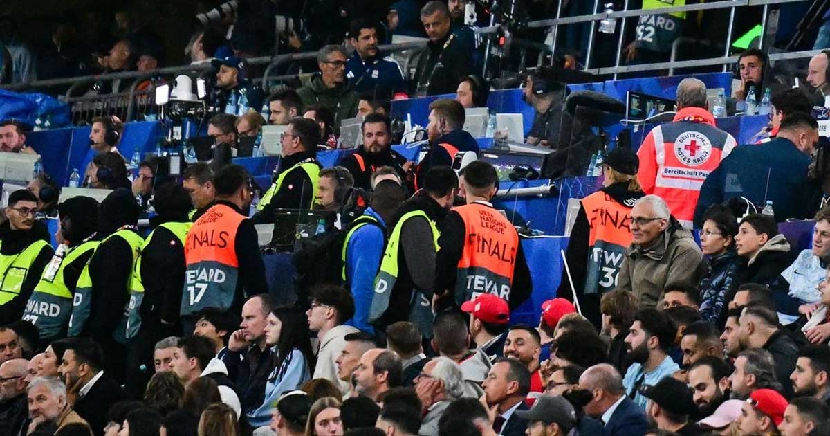 Muere aficionado al caer de una tribuna en la final de la Liga de Naciones Muere aficionado al caer de una tribuna en la final de la Liga de Naciones