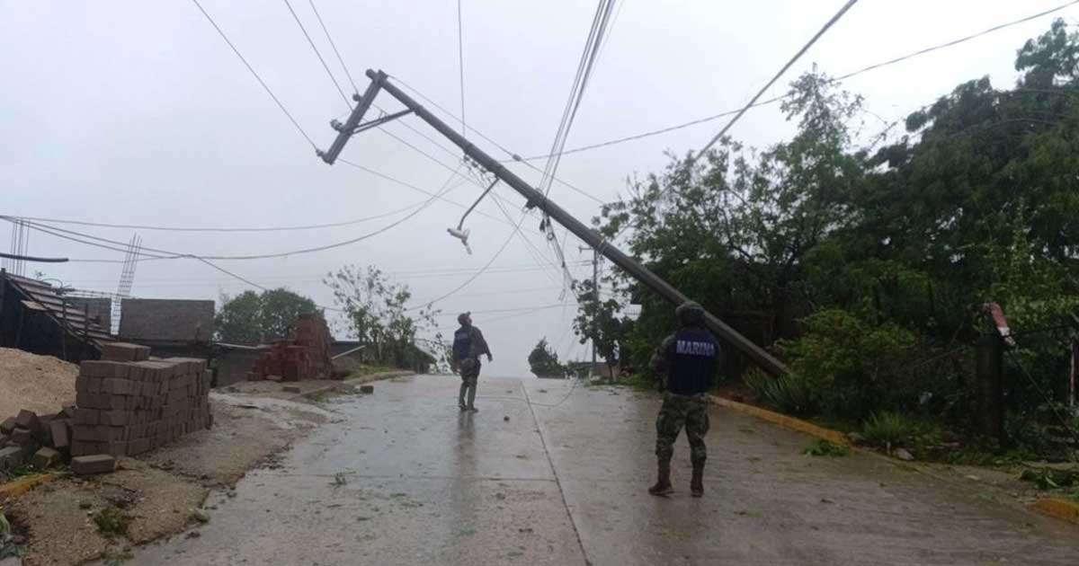 CFE restablece 91.7% del servicio eléctrico en Oaxaca y Guerrero
