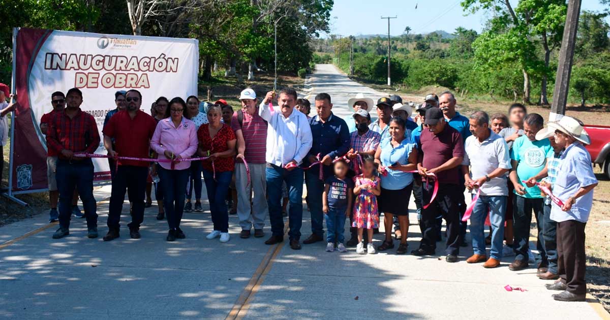 Leobardo Gómez González continúa entregando obras Leobardo Gómez González continúa entregando obras