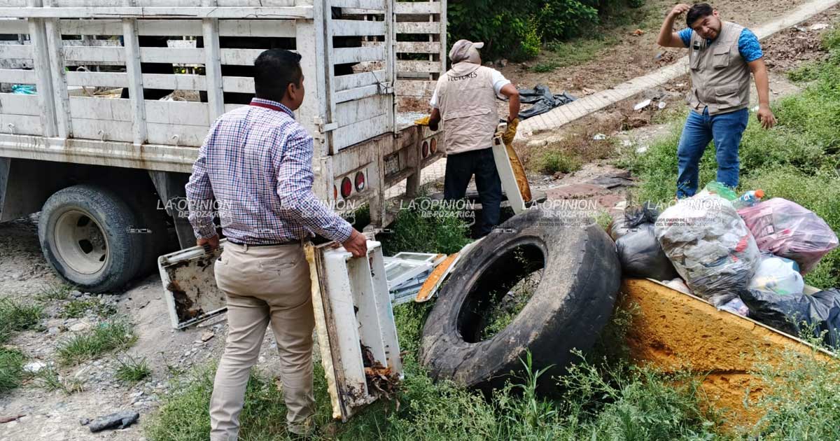 Destruyen dos toneladas de cacharros en la colonia Cristo Rey Destruyen dos toneladas de cacharros en la colonia Cristo Rey