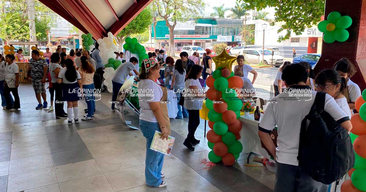 Estudiantes del CBTis N. 78 presentan la Expo-Emprendimiento Estudiantes del CBTis N. 78 presentan la Expo-Emprendimiento