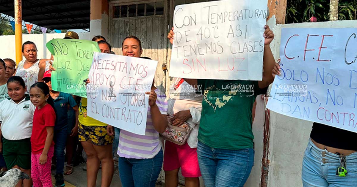 Toman escuela en La Antigua por falta de energía eléctrica Toman escuela en La Antigua por falta de energía eléctrica