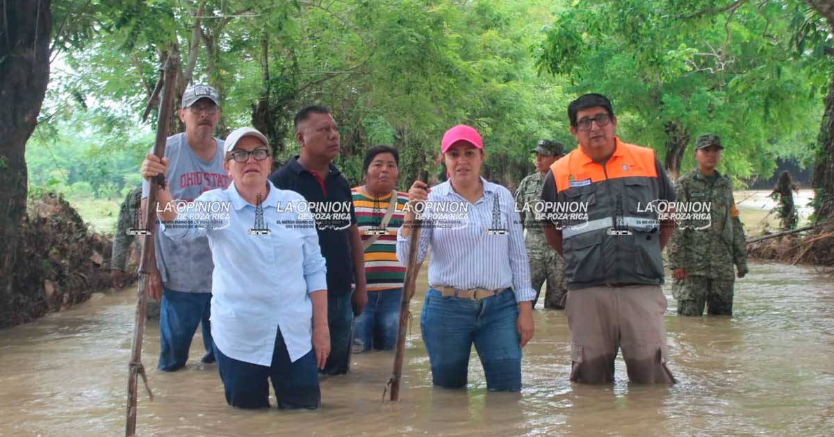 Realizan recorridos para hacer entrega de apoyos a familias damnificadas por las lluvias y evaluar los daños en Tantima.