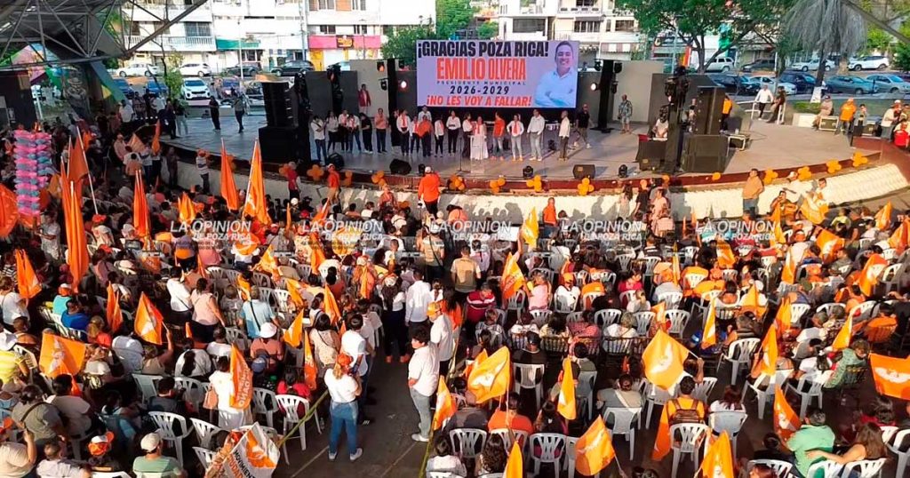 “Poza Rica ya decidió”: Emilio Olvera celebra su constancia de mayoría arropado por más de 4 mil personas en la Plaza Cívica 18 de marzo