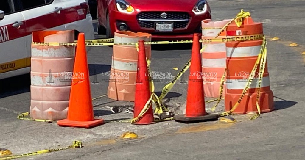 Drenajes rotos en el olvido; uno ocurrió este viernes frente al palacio