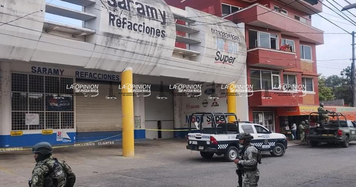 ¡Lanzan granadas a otra refaccionaria! ¡Lanzan granadas a otra refaccionaria!