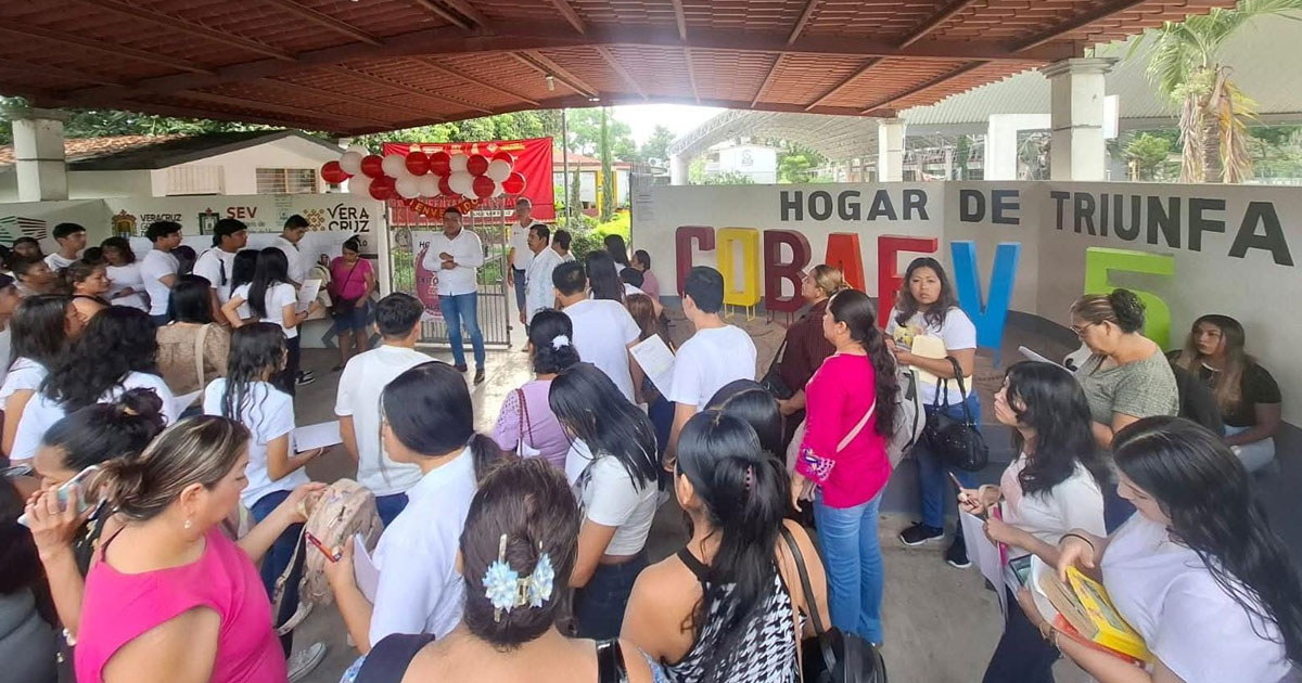 Casi 500 alumnos buscan ingresar al COBAEV 05 Casi 500 alumnos buscan ingresar al COBAEV 05