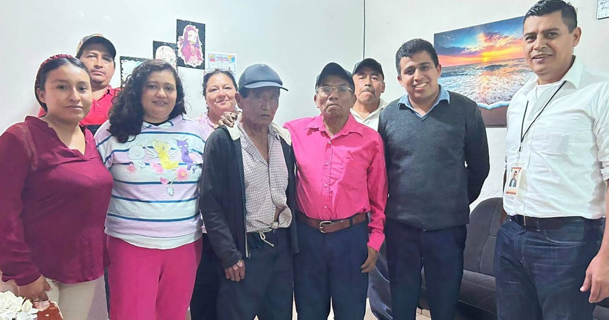 Reúne DIF Venustiano Carranza con su familia a adulto mayor después de 50 años Reúne DIF Venustiano Carranza con su familia a adulto mayor después de 50 años