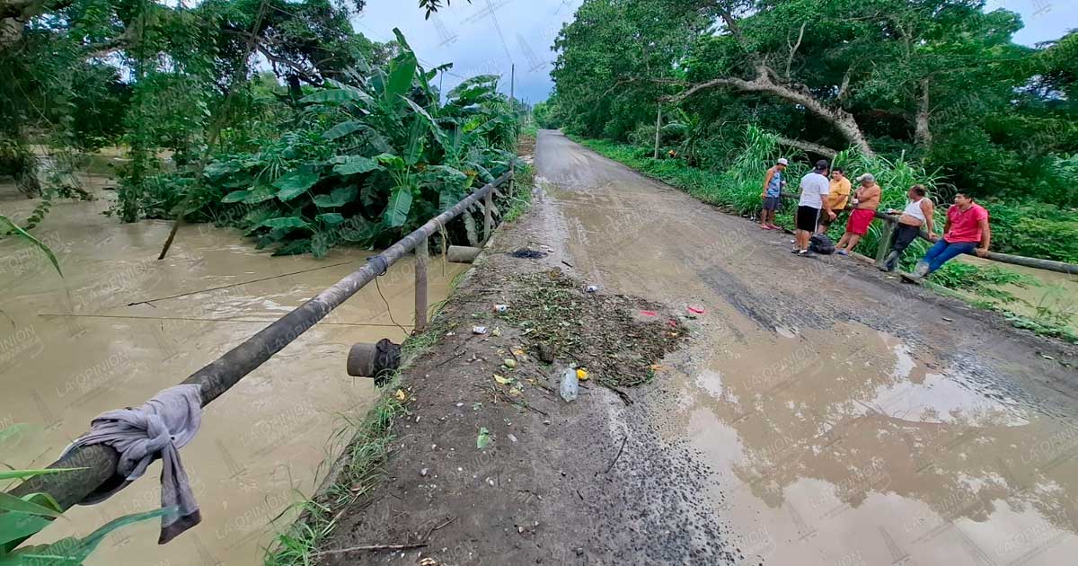 Zonas bajas, al borde de una inundación Zonas bajas, al borde de una inundación