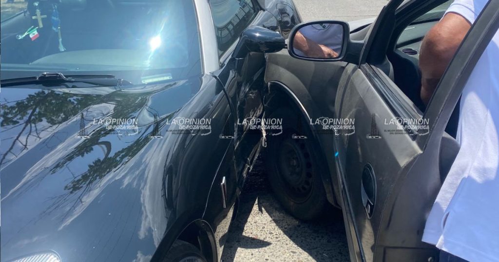 ¡Destrozan Pontiac deportivo!
