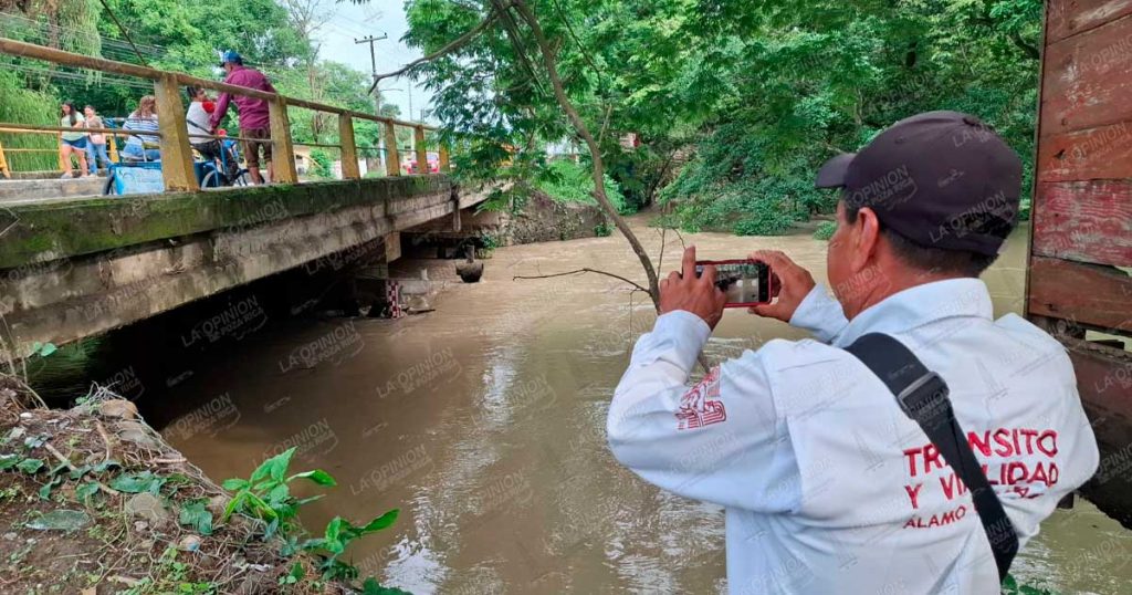 Zonas bajas, al borde de una inundación Zonas bajas, al borde de una inundación