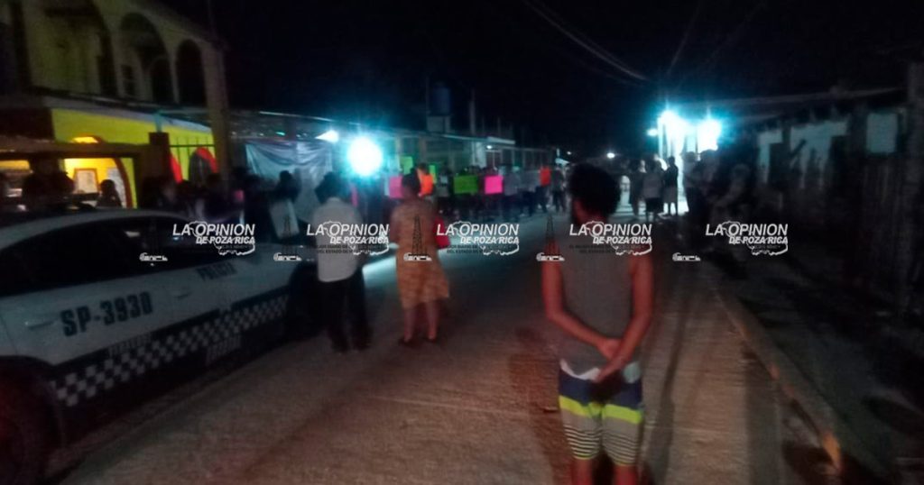 Ciudadanos toman el OPLE de Tecolutla, desconocen virtual triunfo del PVEM