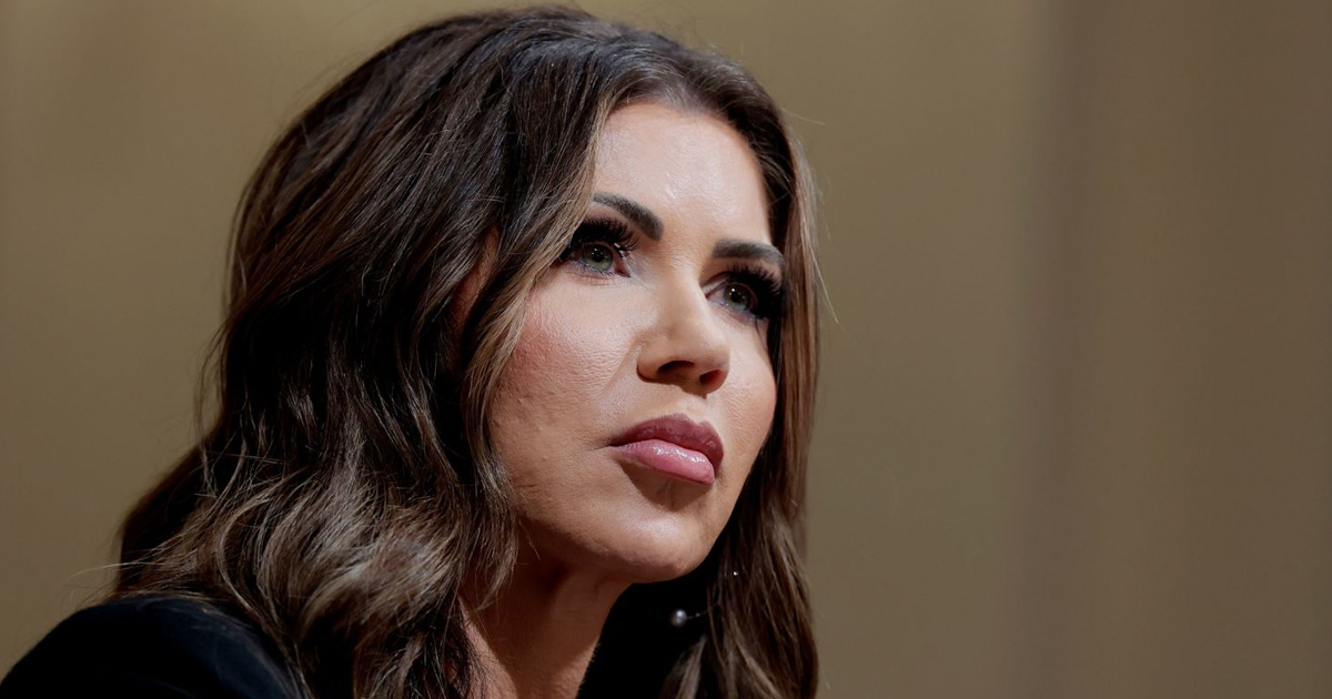 Kristi Noem, Secretaria de Seguridad de EE.UU., es trasladada al Hospital Kristi Noem, Secretaria de Seguridad de EE.UU., es Trasladada al Hospital