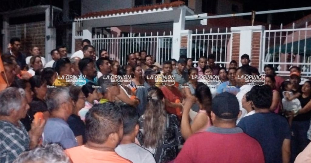 Recibe Raúl Hernández constancia de mayoría