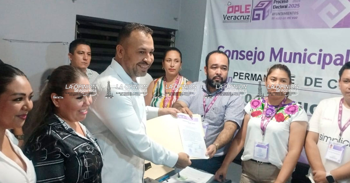 Recibe Raúl Hernández constancia de mayoría Recibe Raúl Hernández constancia de mayoría