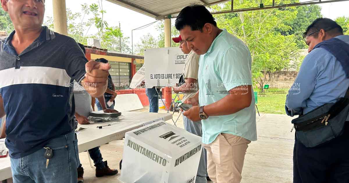 Candidato Independiente logró el triunfo, fue el único en Veracruz Candidato Independiente logró el triunfo, fue el único en Veracruz