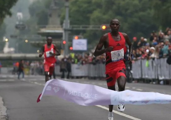 ¡ 30 mil corredores tiñen la capital de la CDMX !