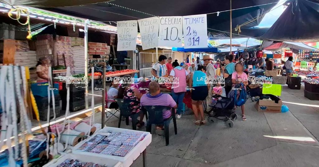 Incrementa movimiento en tianguis de cada jueves Incrementa movimiento en tianguis de cada jueves