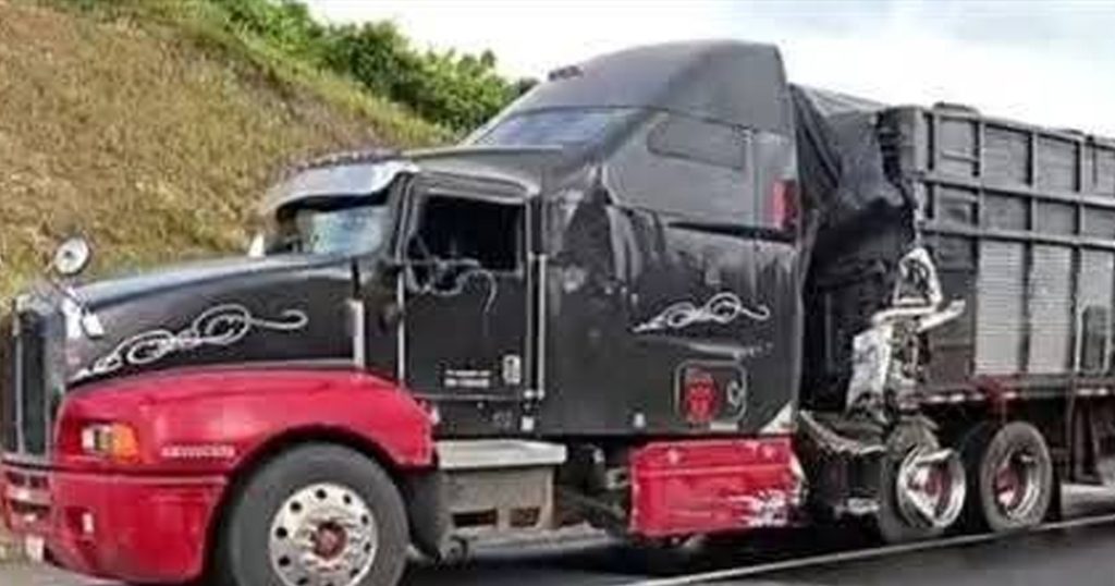 Trágico accidente en la Autopista Tuxpan-Tampico Trágico accidente en la Autopista Tuxpan-Tampico