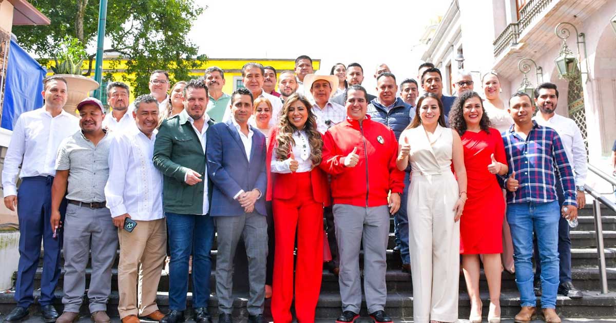 Alcaldes Electos del PRI se reúnen con la Gobernadora Rocío Nahle; destacan civilidad y compromiso con Veracruz Alcaldes Electos del PRI se reúnen con la Gobernadora Rocío Nahle; destacan civilidad y compromiso con Veracruz